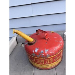 VTG Sears Craftsman Model 82013 Metal Gas Can Made in USA  2.5 Gallon
